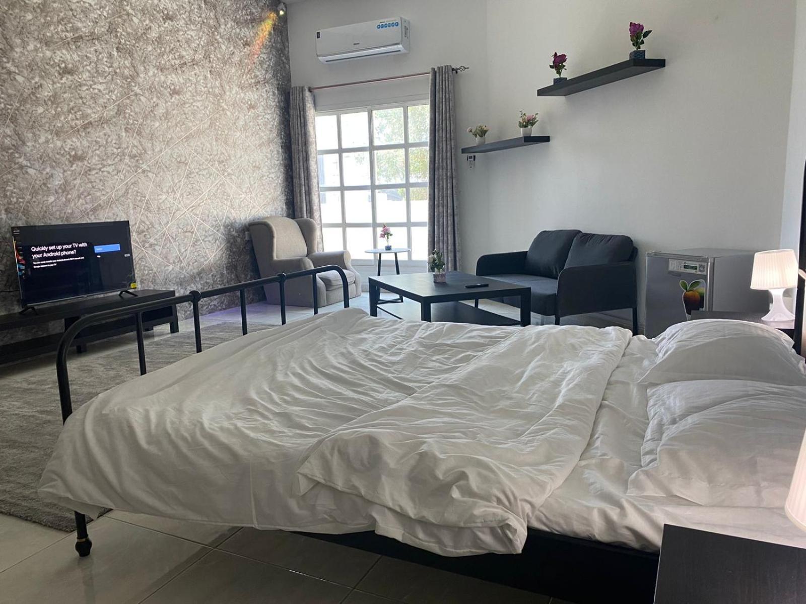 Comfortable Private Rooms In Compound Housing Дубай Экстерьер фото